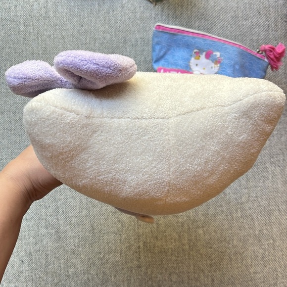 💕 Hello Kitty Plush Toy and Make up Bag! - Picture 7 of 17
